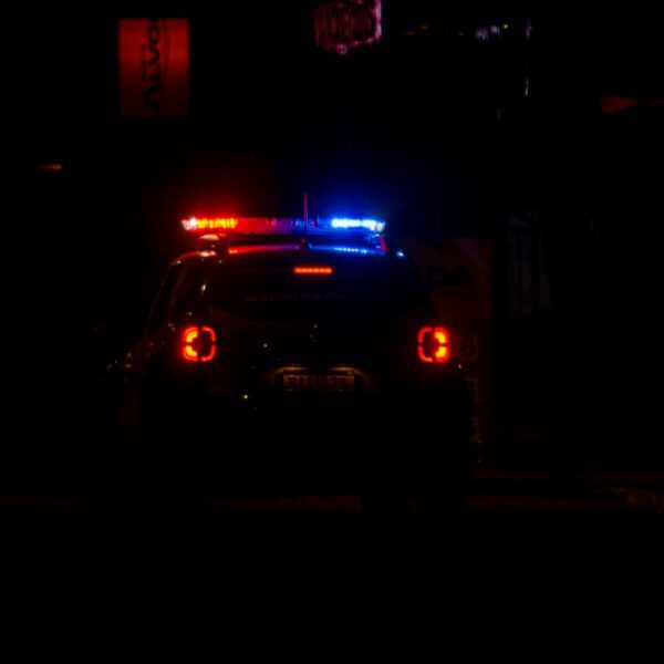 PM acaba com a farra de “amostradinho” que empinou moto e fugiu na contramão em Rondonópolis