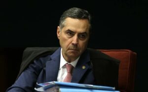 Barroso reúne Moraes e chefe da PF em festa de aniversário