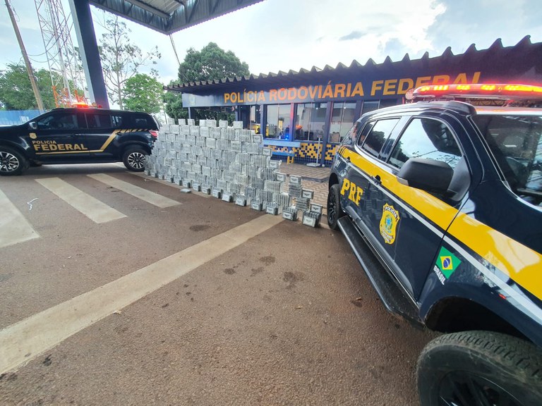 PRF e PF apreendem 685 kg de cocaína em ação conjunta no MT