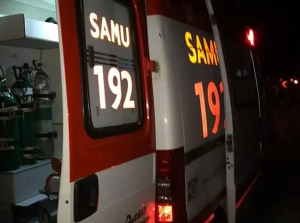 Após Dia dos Namorados, homem tenta rasgar roupas da companheira em bar e acaba o ‘saco’ rasgado em MT
