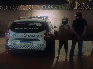 Dupla faz graça dando ‘ tiros de moto’, foge em alta velocidade e acaba presa em Rondonópolis; vídeo