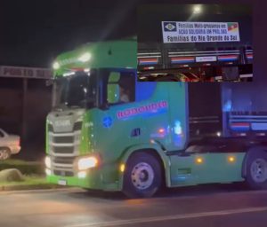Carretas com cerca de 700 toneladas de doações de Rondonópolis chegam a Porto Alegre; vídeo