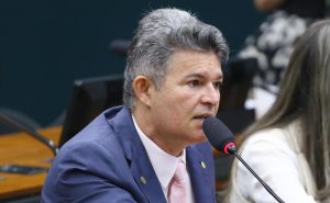 Medeiros denuncia monopólio da Energisa em energia solar e anuncia PL para derrubar barreiras