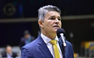 “Os bolsonaristas mereciam ser ouvidos”, dispara Zé Medeiros, sobre aliança com o MDB