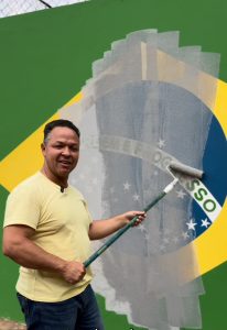 Cláudio afirma que foi obrigado a remover bandeiras do Brasil de seu comitê após ação judicial de Thiago Silva