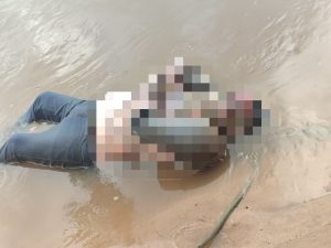 Imagem chocante mostra homem encontrado morto com as mãos, pés e cabeça amarrados no Rio Vermelho, em Rondonópolis