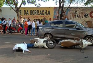 Motociclista perde o controle e morre após ter cabeça esmagada por ônibus escolar em Rondonópolis