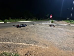 Motociclista tem cabeça esmagada e massa encefálica exposta após ser atropelado em MT; imagens fortes