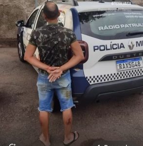 ‘Cachaçeiro’ rampa quebra-mola com moto e fica todo estropiado em Rondonópolis; vídeo