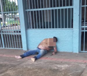 Homem é encontrado morto na calçada de salão paroquial em Rondonópolis; vídeo