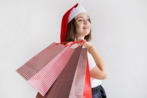 72% dos brasileiros pretendem comprar presentes para o Natal; empresas devem se preparar para alta na demanda