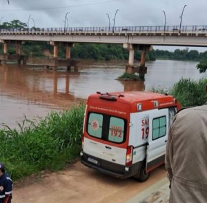 Mulher se joga de ponte sobre o Rio Vermelho e é resgatada com ferimentos em Rondonópolis