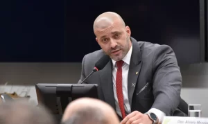 STF: Moraes concede liberdade condicional a Daniel Silveira