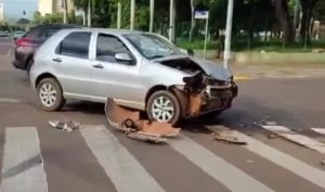 Motorista bêbado ‘fura’ sinal vermelho e causa acidente em Rondonópolis; vídeo