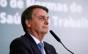 Bolsonaro ganha 500 mil novos seguidores nas redes mesmo com as contas bloqueadas