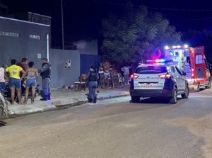 Pistoleiros matam jovem e ferem namorada que tomavam tereré na frente de casa em MT