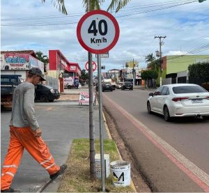 Mobilidade Urbana reforça sinalização indicativa de velocidade nas vias