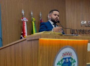 Vereador Alikson Reis homenageia 128 profissionais da enfermagem em Sessão Solene na Câmara