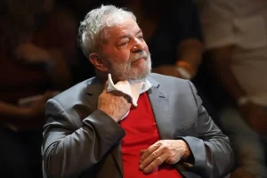 Aumento de impostos e impopularidade de Lula podem impulsionar desembarque do Centrão do governo
