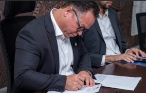 Prefeitura celebra convênio de quase R$ 600 mil com a APOR para reforçar combate ao câncer de mama em Rondonópolis