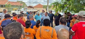 Coder paga salário e prefeito denuncia calote nos trabalhadores