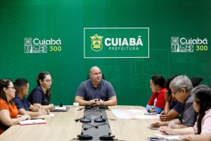 Prefeito e vice dialogam com representantes da população em situação de rua