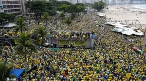 ‘Flopou’? Políticos esquerdistas usam fotos de antes da concentração do público em ato de Bolsonaro no Rio