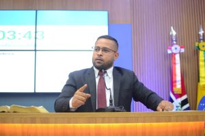 Professor Alikson cobra repasse do complemento salarial da enfermagem