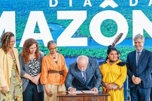 Sob Lula, desmatamento na Amazônia sobe 55% em abril