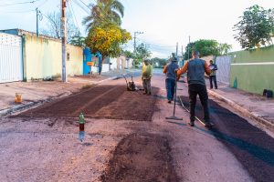 Operação Tapa-buraco atende mais 14 bairros da capital em dois dias