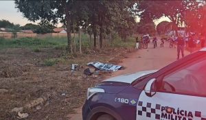 Jovem é assassinado por pistoleiros de facção no meio da rua em MT