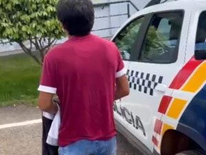“Machão” promete que homem “vai acordar boiando no rio” e acaba preso em Rondonópolis; veja vídeo