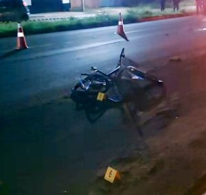 Motociclista bêbado atropela e mata ciclista no interior de MT; veja o vídeo