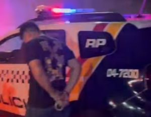 Olheiro do CV é flagrado no ‘corre’, tenta escapar da PM mas acaba no camburão em Rondonópolis; vídeo