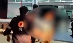 Samu socorre homem e médicos encontram coco dentro do ânus do paciente; vídeo
