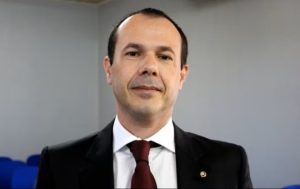 Juiz é afastado durante operação da PF que investiga venda de sentenças em MT e no STJ