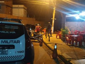 Covarde armado invade bar, agride ex-mulher e ameaça matá-la em MT