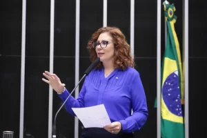 Por unanimidade, STF condena Carla Zambelli a 10 anos de prisão