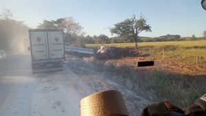 Motorista morre em forte colisão entre carretas na Serra da Petrovina; vídeos