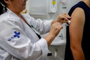 Município inicia nesta terça-feira (24) imunização contra dengue em crianças