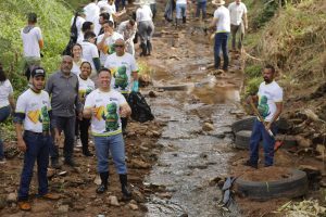 No Dia do Meio Ambiente, Prefeitura faz mutirão de limpeza no Córrego Piscina