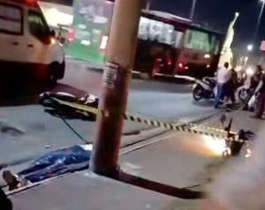 Motociclista morre tragicamente após bater e ser arremessado contra poste em MT; vídeo