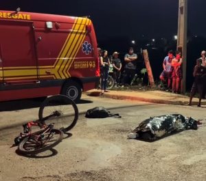 Adolescente morre ao ter a cabeça esmagada por caminhão enquanto andava de bicicleta em MT; vídeo