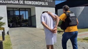 Vídeo mostra prisão em Rondonópolis de homem que matou colega a facadas após discussão em armazém