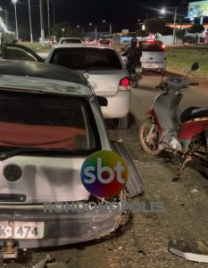 Engavetamento entre quatro veículos deixa feridos na Avenida dos Estudantes em Rondonópolis; vídeo