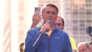 Bolsonaro diz que muda o país se tiver 50% da Câmara e Senado