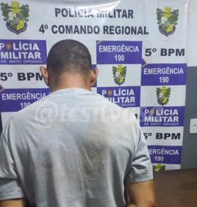 Motociclista bêbado bate em carro e vai parar debaixo de caminhão em Rondonópolis