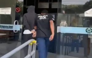 Namorada virtual de adolescente que matou a família no RJ revela ter acompanhado assassinatos em tempo real de MT