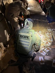 Forças de segurança apreendem 455 kg de pasta base de cocaína na BR-364; prejuízo é de R$ 8,1 milhões às facções