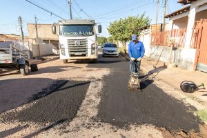 Mais de mil buracos são tampados em dois dias de operação no bairro Tijucal